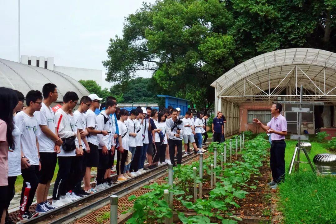 科技实验室在青少年教育中的关键作用与影响