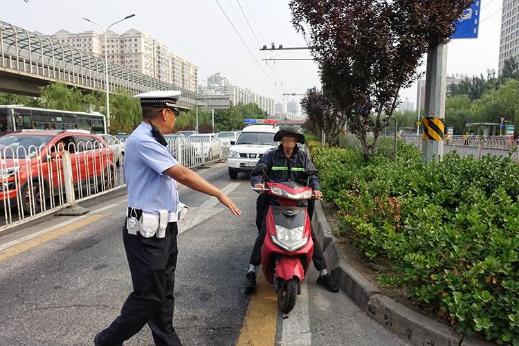 电动车专用道建设提速，交通出行安全升级