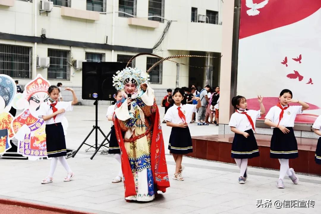 地方戏曲进校园，传统文化潜移默化润心田